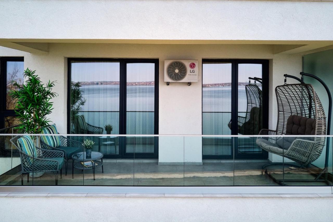 Riva Lake Boutique Mamaia Exterior photo